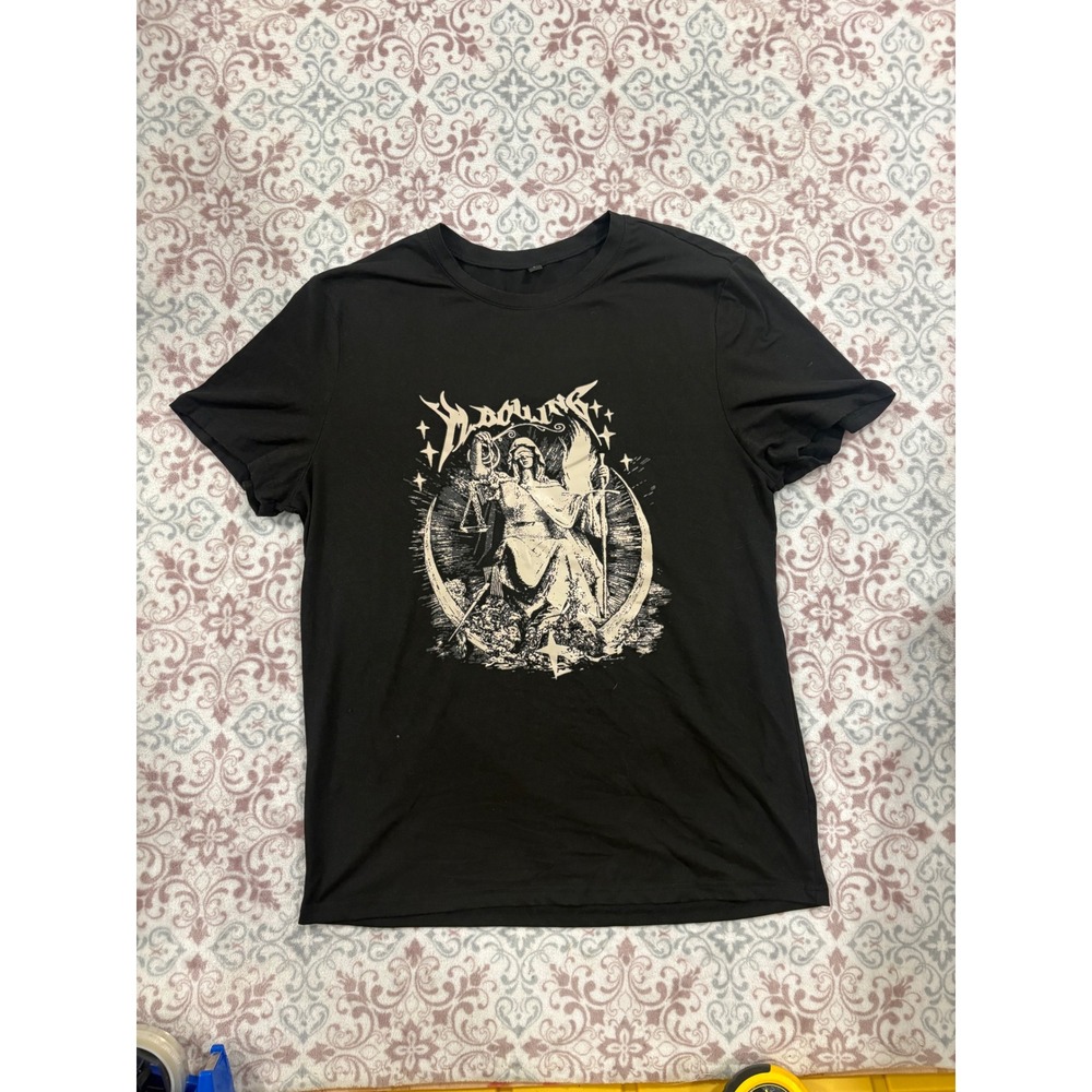 Lady Justice Crescent Moon Graphic T-Shirt Black Small Occult Streetwear Star